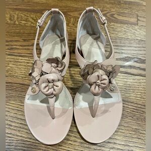 Tory Burch Blossom Flat Sandal - Light Makeup